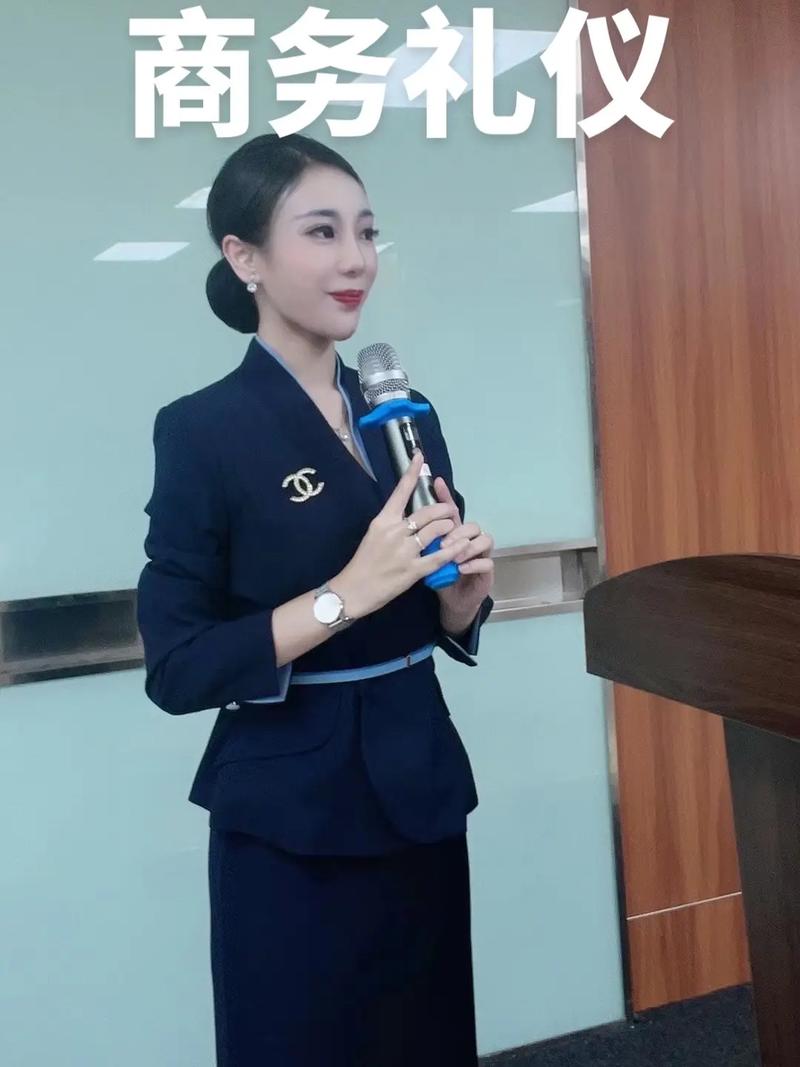 從產(chǎn)品到服務(wù)，從服務(wù)到體驗(yàn) 保險(xiǎn)行業(yè)商務(wù)禮儀與會(huì)展服務(wù)的新融合